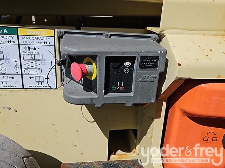 2016-jlg-3246es-image-14