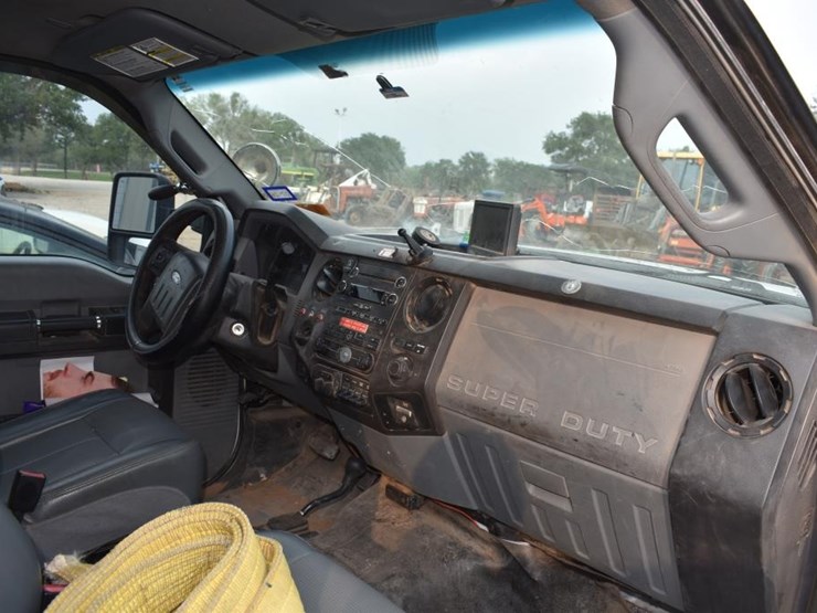 2014-ford-f550-image-8