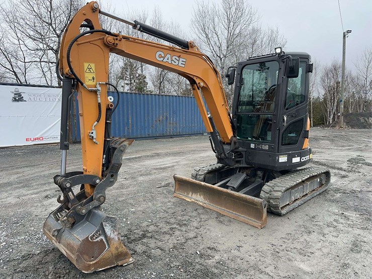 2024-case-cx37c-image-1