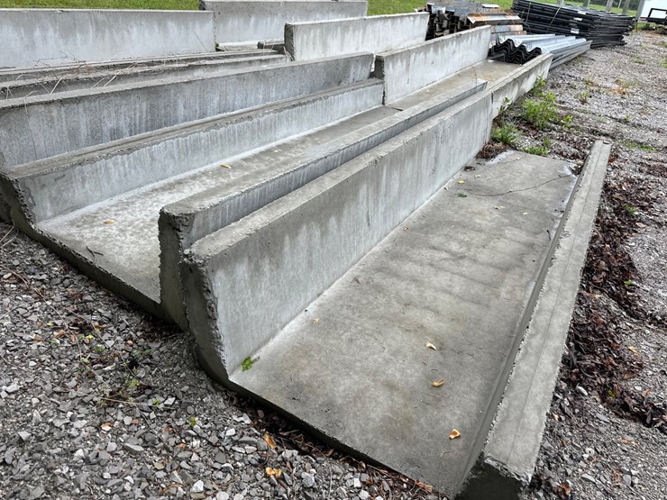 #101-•-concrete-feed-bunks-image-1