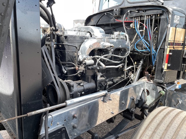 1970-peterbilt-358-image-90