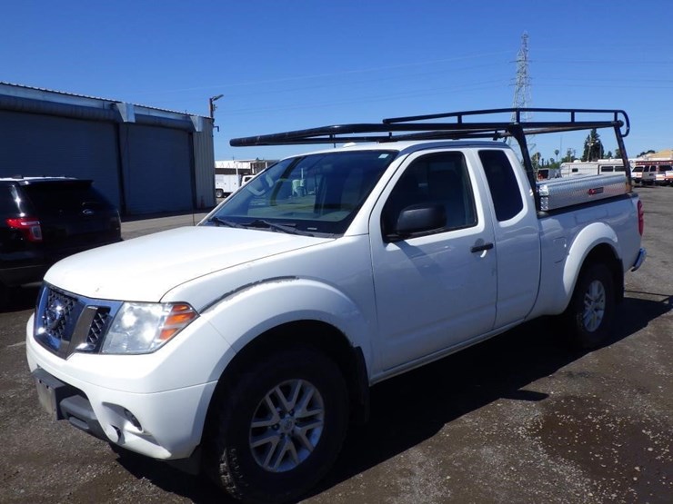 2018-nissan-frontier-image-1