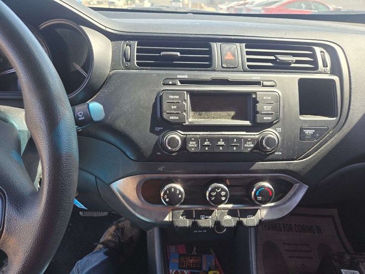 2013-kia-rio-lx-sedan-4d-image-14