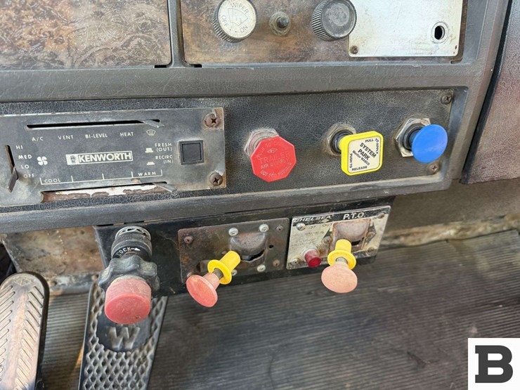 1987-kenworth-t600-image-61