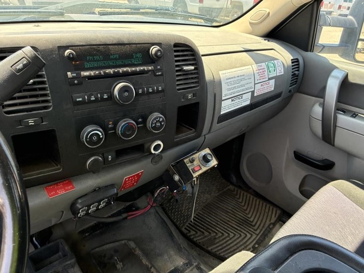 2012-gmc-sierra-3500-image-17