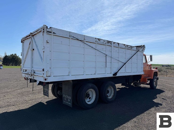 1979-ford-800-image-5