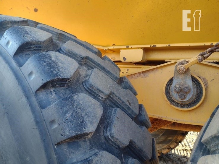 2019-caterpillar-745-image-23