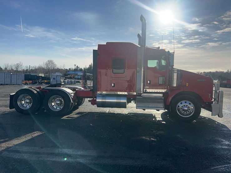 2022-kenworth-t800-image-4