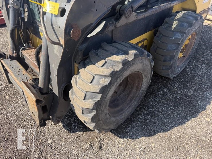 2018-new-holland-l220-image-10