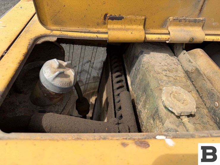 1993-caterpillar-416b-image-67