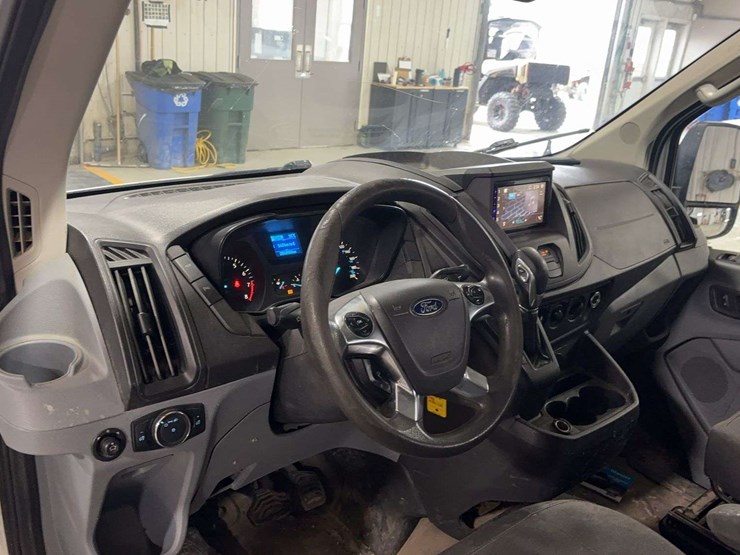 2019-ford-transit-image-13