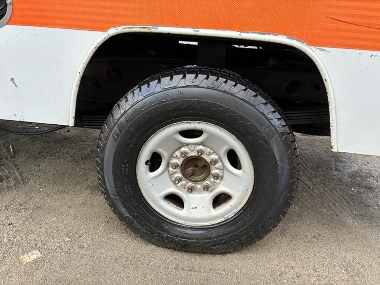 2003-chevrolet-silverado-2500-image-5