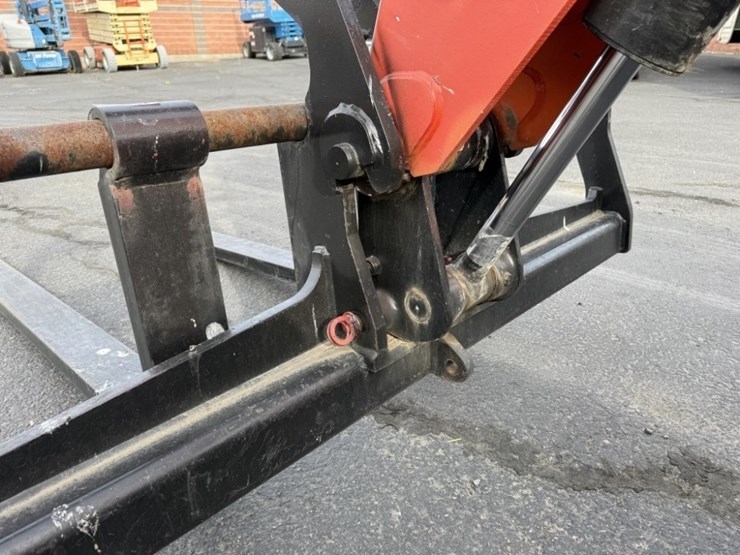 2015-sky-trak-6042-image-11