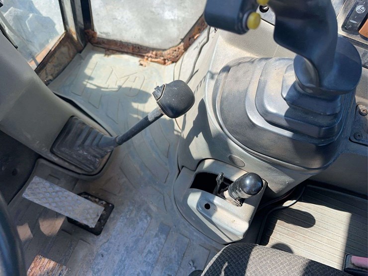 2003-caterpillar-420d-image-27