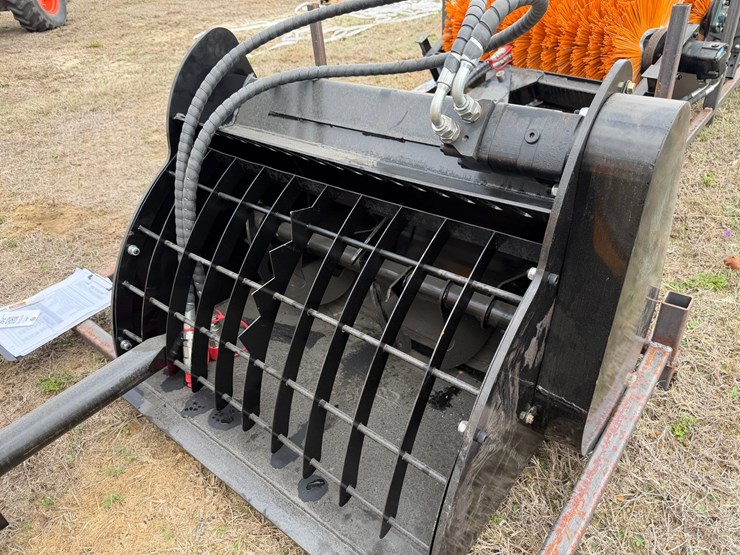 #565-•-#564-•-mini-skid-steer-mixing-bucket-image-3
