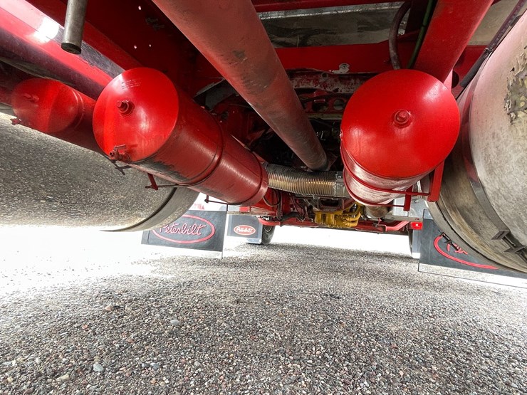 1976-peterbilt-359-image-67