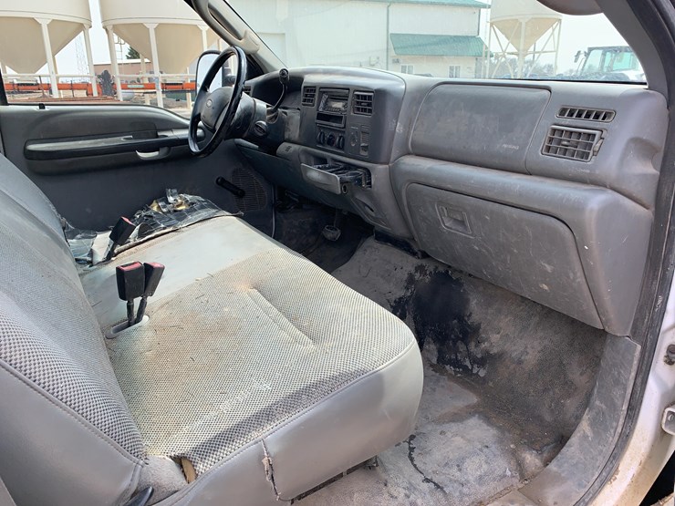 2004-ford-f350-image-21