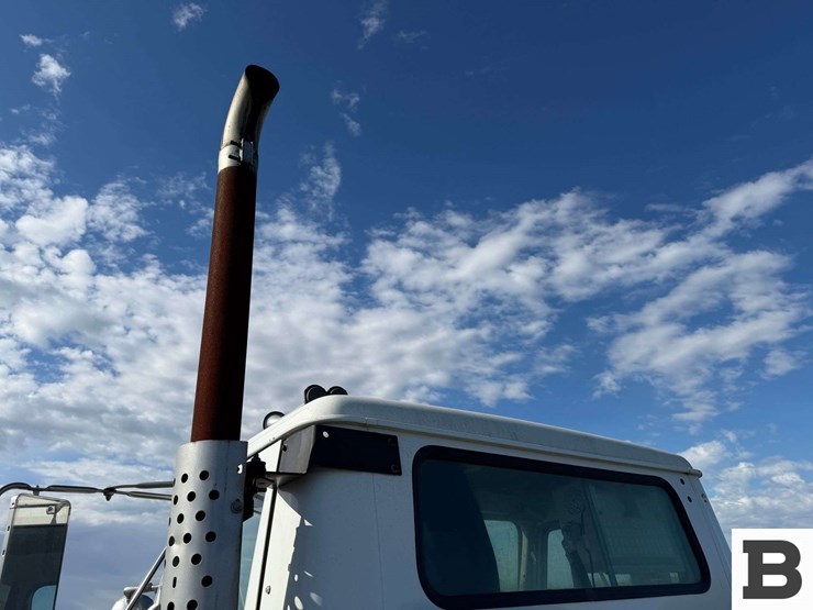 1998-international-f-4900-cab-&-chassis-truck-image-16