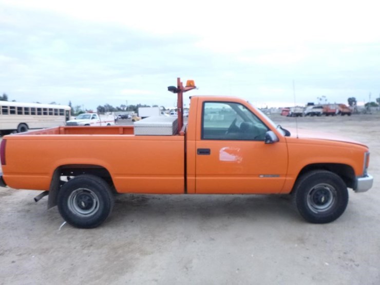 2000-chevrolet-2500-image-14