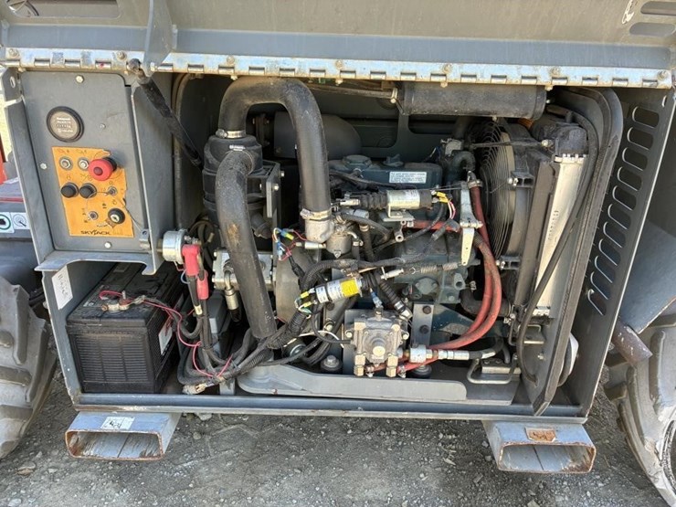 2014-skyjack-sj6832rt-image-9