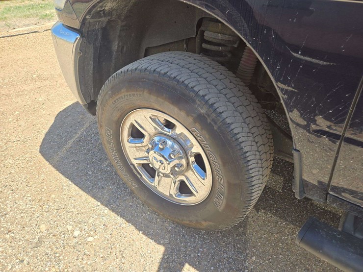 2016-ram-2500-tradesman-crew-cab-/-lwb-4d-image-7