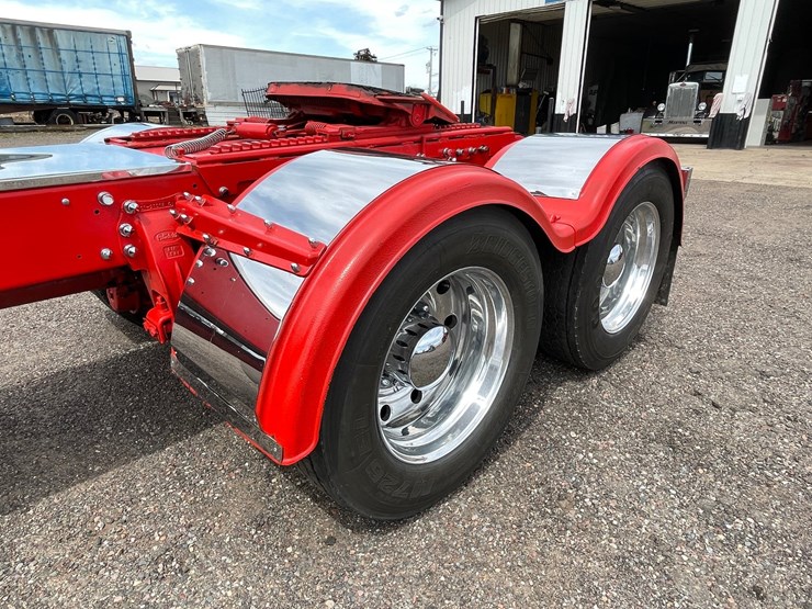 1976-peterbilt-359-image-36