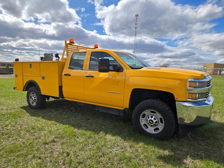 2016-chevrolet-2500-image-2