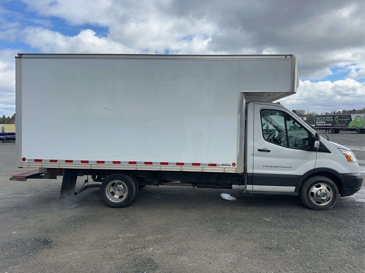 2019-ford-transit-image-4