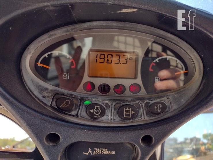 2021-bobcat-t595-image-7