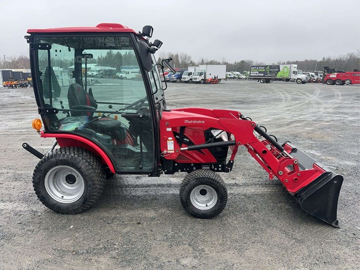 2023-mahindra-emax-25l-image-4
