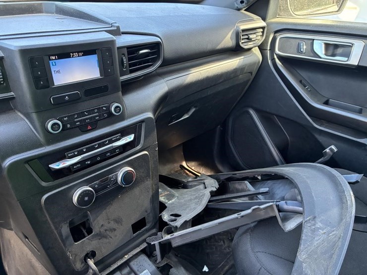 2020-ford-explorer-police-interceptor-image-21