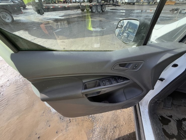 2016-ford-transit-connect-image-23