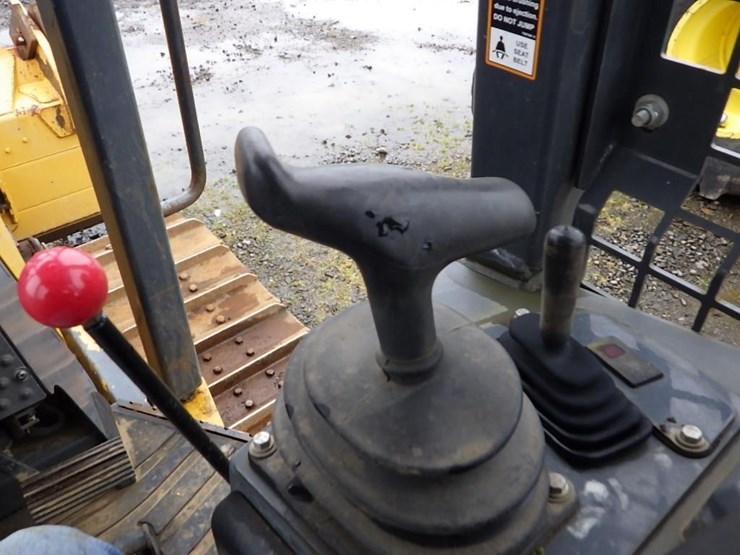 2016-deere-650k-image-42