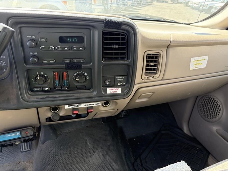 2004-chevrolet-silverado-2500hd-image-15