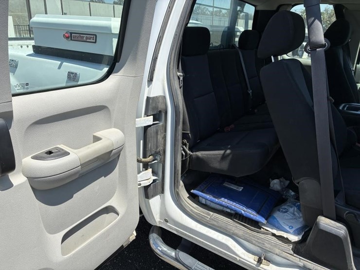 2012-gmc-sierra-3500-image-11