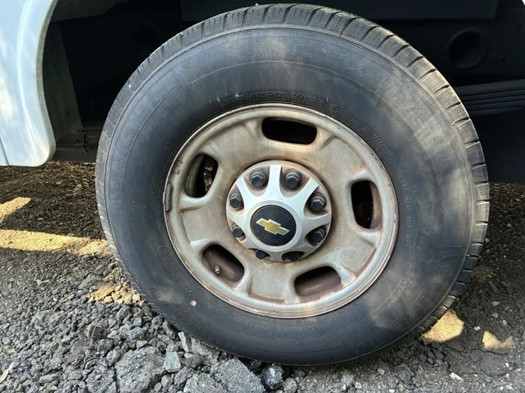 2015-chevrolet-2500-image-5