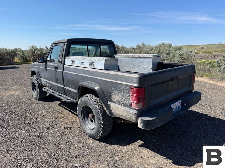 1989-jeep-comanche-pickup-image-3