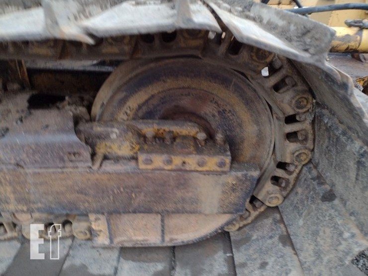2005-deere-700h-lgp-image-35
