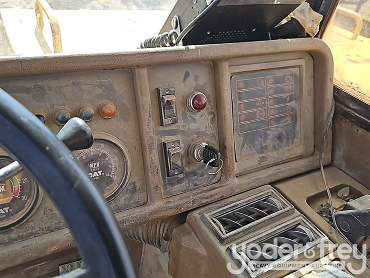 caterpillar-d350d-image-27