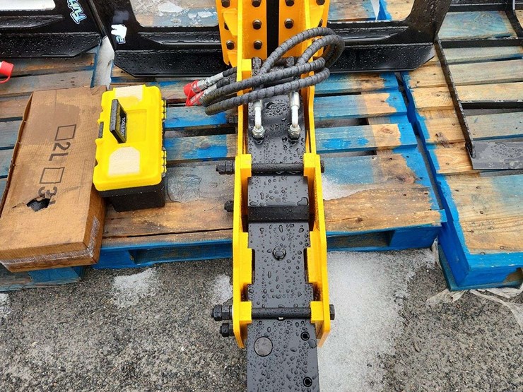 future-ft-d580-skid-steer-post-driver-image-1