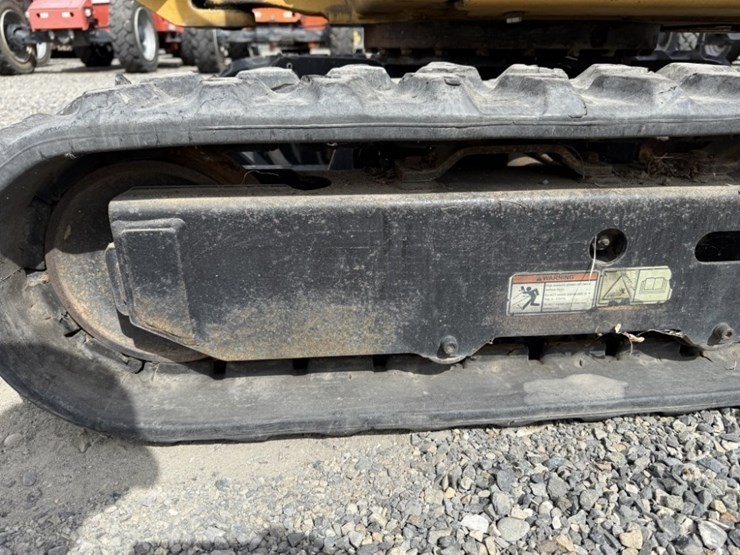 2017-caterpillar-301.7d-image-22