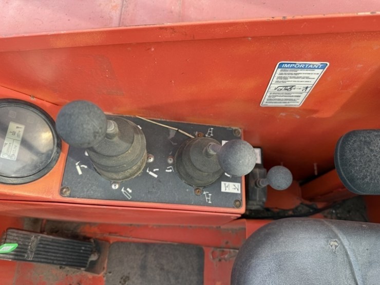 2015-sky-trak-6042-image-28