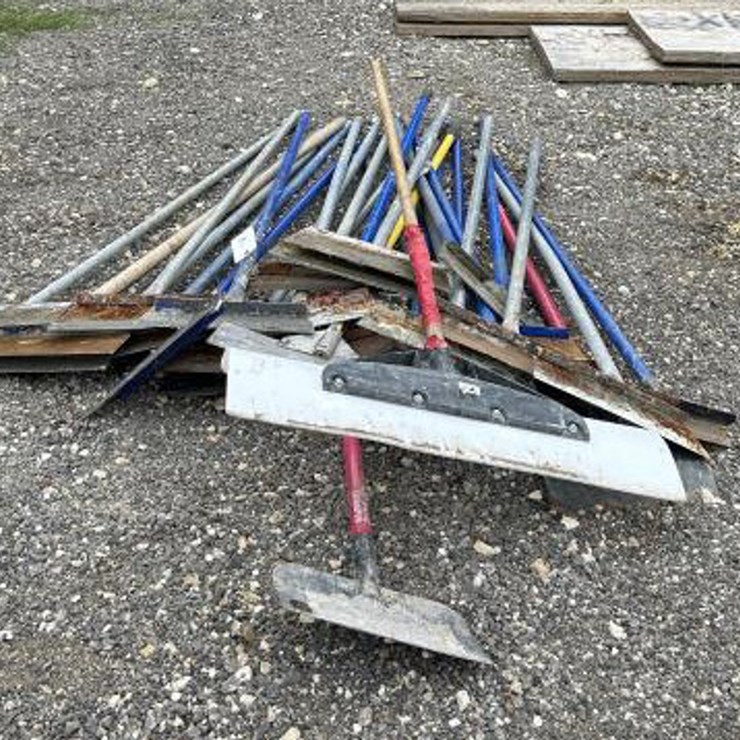 #18 • Wide Surface Floor Scraper Assortment