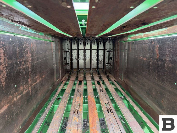 2015-john-deere-l340-image-52