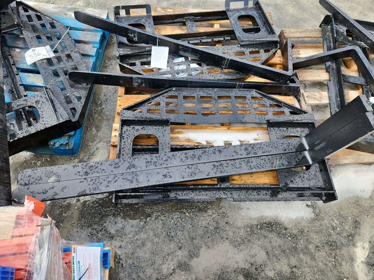 future-ft-dhc-skid-steer-forks-image-1