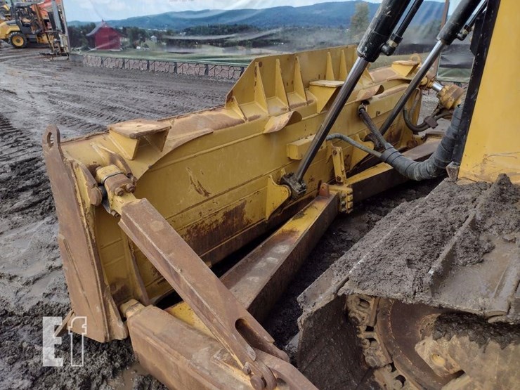 caterpillar-d6-image-17