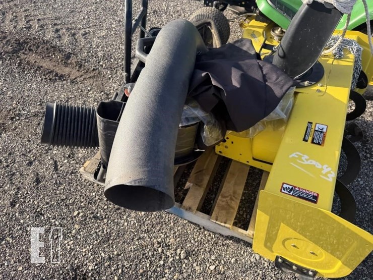 john-deere-x300-image-23