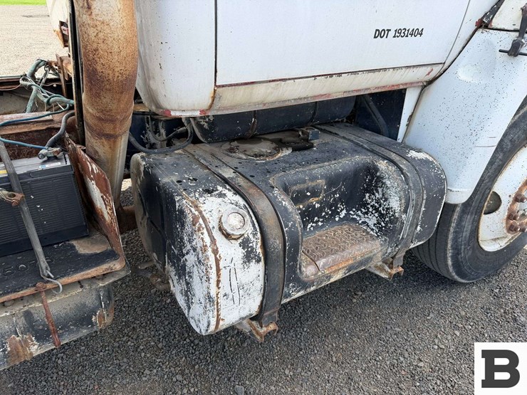 1977-international-fertilizer-truck-image-43