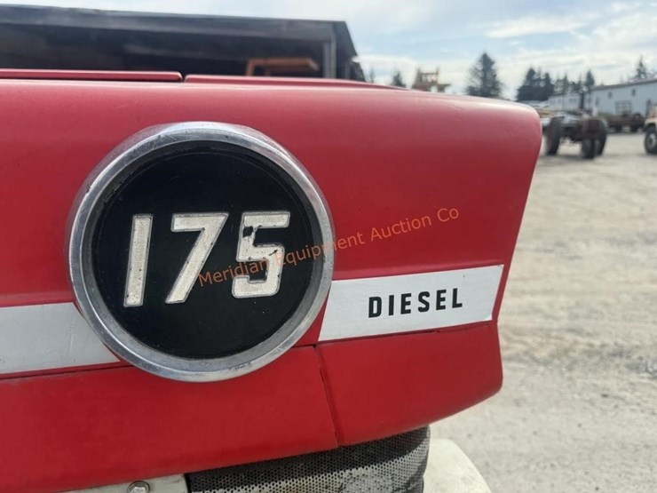 massey-ferguson-175-image-17