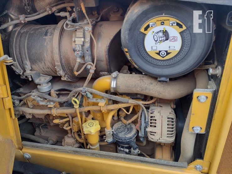 2013-deere-700k-lgp-image-45